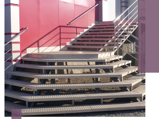 Лестницы для магазина в Похвистневе — изготовление и монтаж