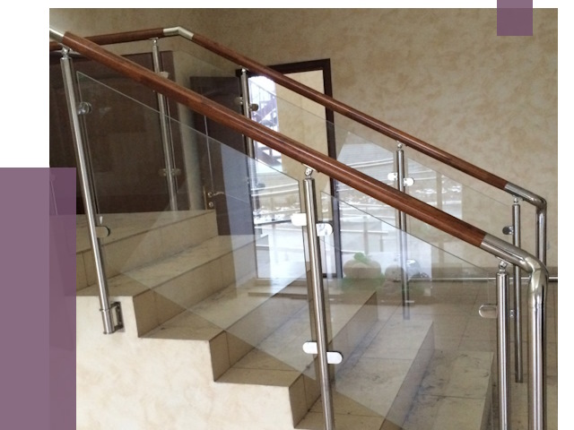 Комбинированные перила из металла и дерева в Похвистневе