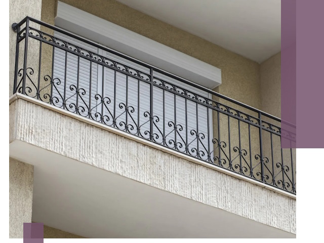 Балконные ограждения из металла и стекла в Похвистневе для домов